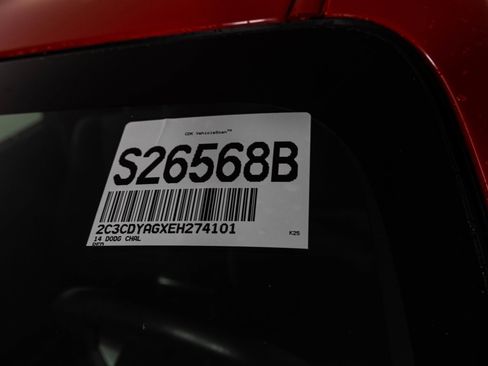 Used 2014 Dodge Challenger SXT image 34