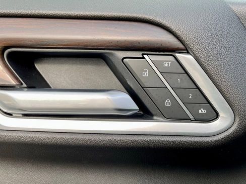 Used 2025 GMC Sierra 1500 SLT image 22