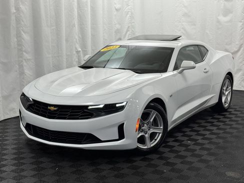 Used 2023 Chevrolet Camaro LT image 2