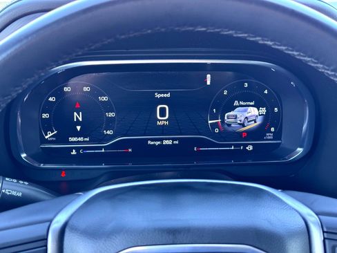 Used 2024 GMC Yukon XL SLT image 27