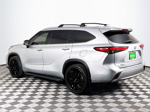 Used 2022 Toyota Highlander Platinum image 6