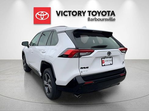 New 2025 Toyota RAV4 SE image 6