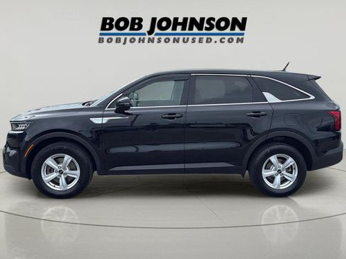 Used 2023 Kia Sorento LX AWD/4WD image 4