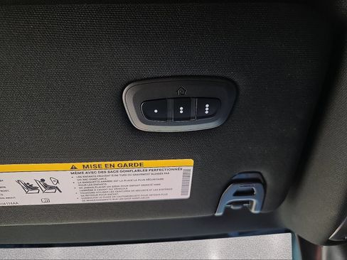 Used 2025 RAM 3500 Laramie AWD/4WD image 19