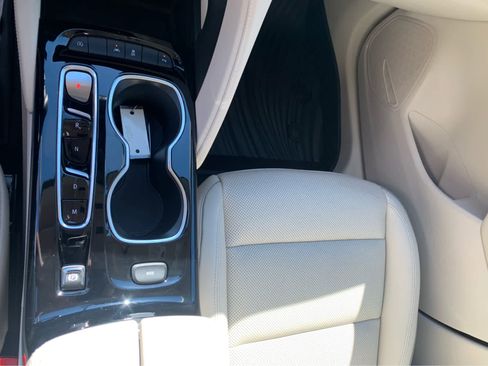 Used 2022 Buick Envision Essence w/ Safety Package image 19