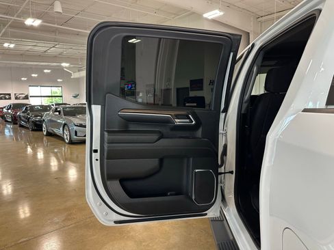 Used 2024 Chevrolet Silverado 1500 LT Trail Boss w/ Protection Package AWD/4WD image 32
