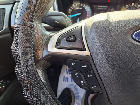 Used 2016 Ford Fusion SE FWD image 13