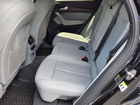 Used 2024 Audi Q5 2.0T Premium w/ Convenience Package AWD/4WD image 9