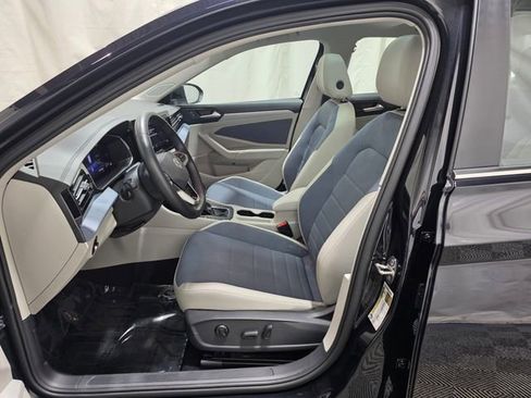 Certified 2025 Volkswagen Jetta SE image 13