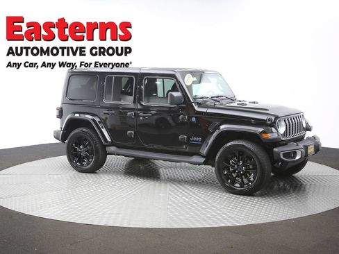 Used 2025 Jeep Wrangler Unlimited Sahara w/ Safety Group AWD/4WD image 49