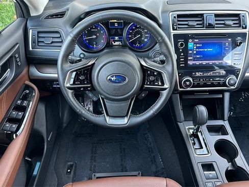 Used 2019 Subaru Outback 3.6R Touring image 16