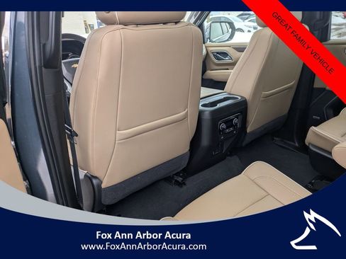 Used 2021 Chevrolet Tahoe Premier w/ Premium Package image 16