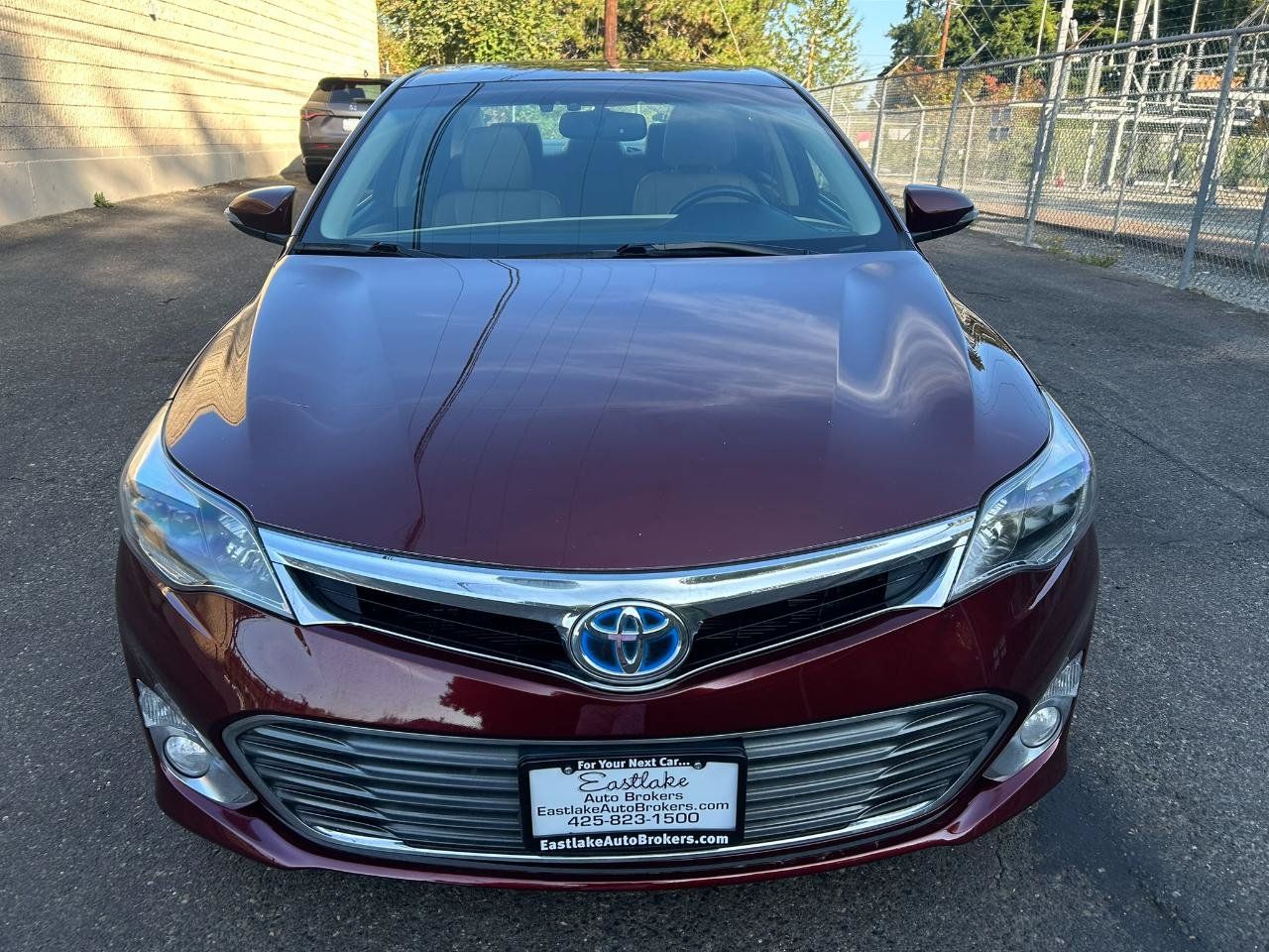 Used 2013 Toyota Avalon Limited FWD image 2