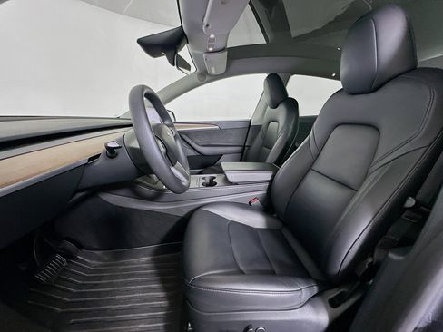 Used 2023 Tesla Model Y Long Range AWD/4WD image 13