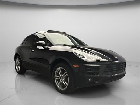 Used 2017 Porsche Macan image 1