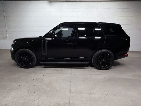 Used 2025 Land Rover Range Rover Autobiography AWD/4WD image 2