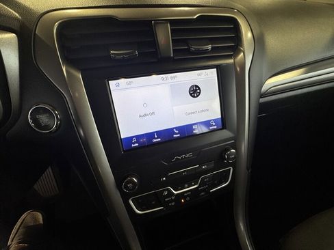 Used 2020 Ford Fusion SE image 20