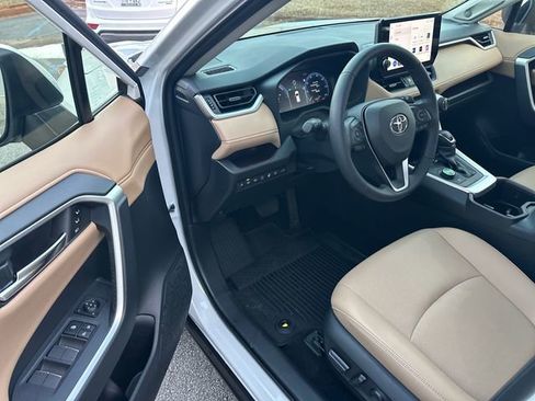 Used 2025 Toyota RAV4 Limited w/ Advanced Technology Package image 9