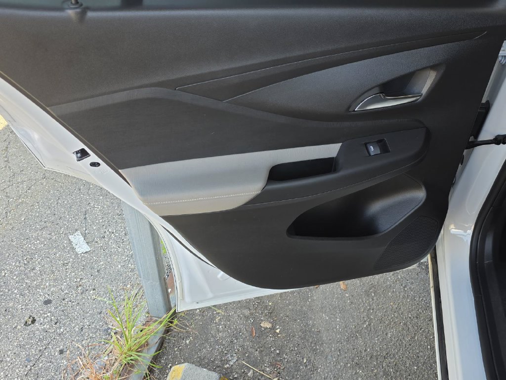 Used 2025 Buick Envista Avenir FWD image 30