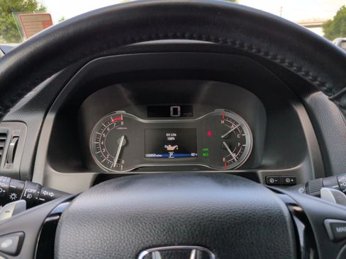 Used 2017 Honda Pilot Touring image 16