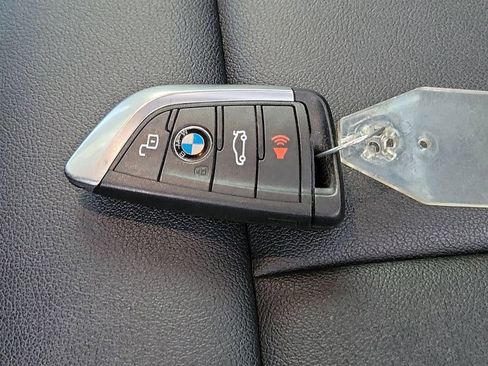 Used 2021 BMW 330i Sedan w/ Driving Assistance Package image 37