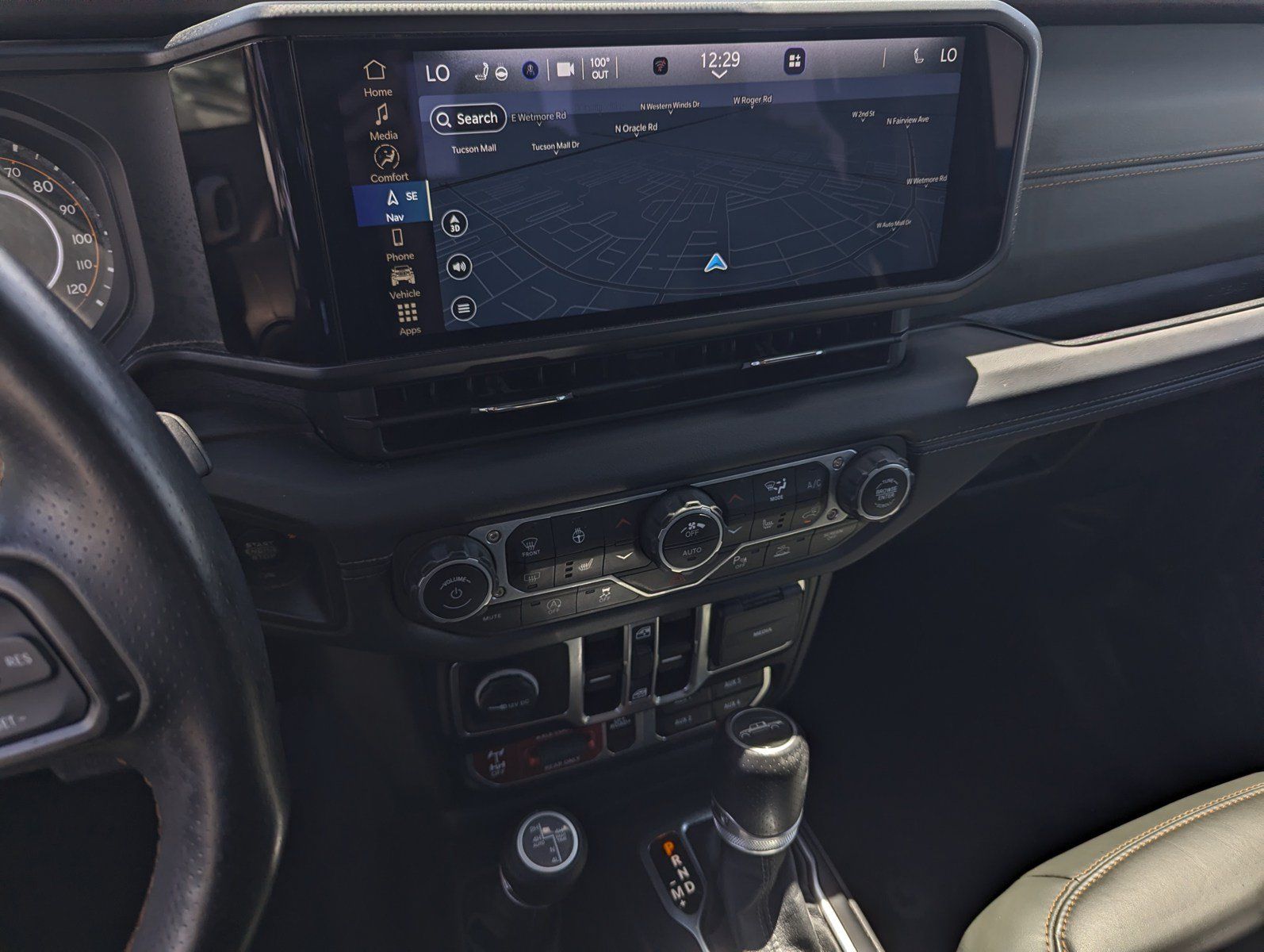 Used 2024 Jeep Gladiator Mojave AWD/4WD image 11