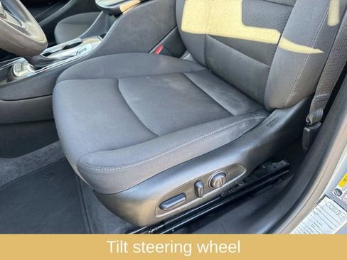 Used 2024 Chevrolet Malibu LT image 23