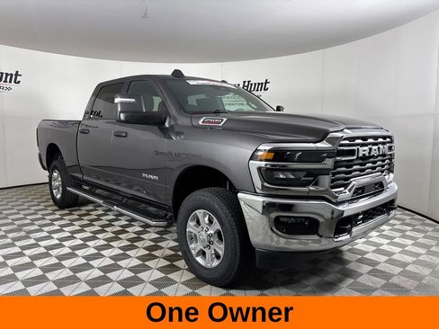 Used 2026 RAM 2500 Big Horn AWD/4WD image 4