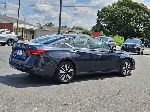 Used 2021 Nissan Altima 2.5 SV FWD image 7