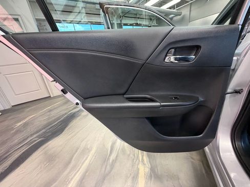 Used 2015 Honda Accord EX-L image 52