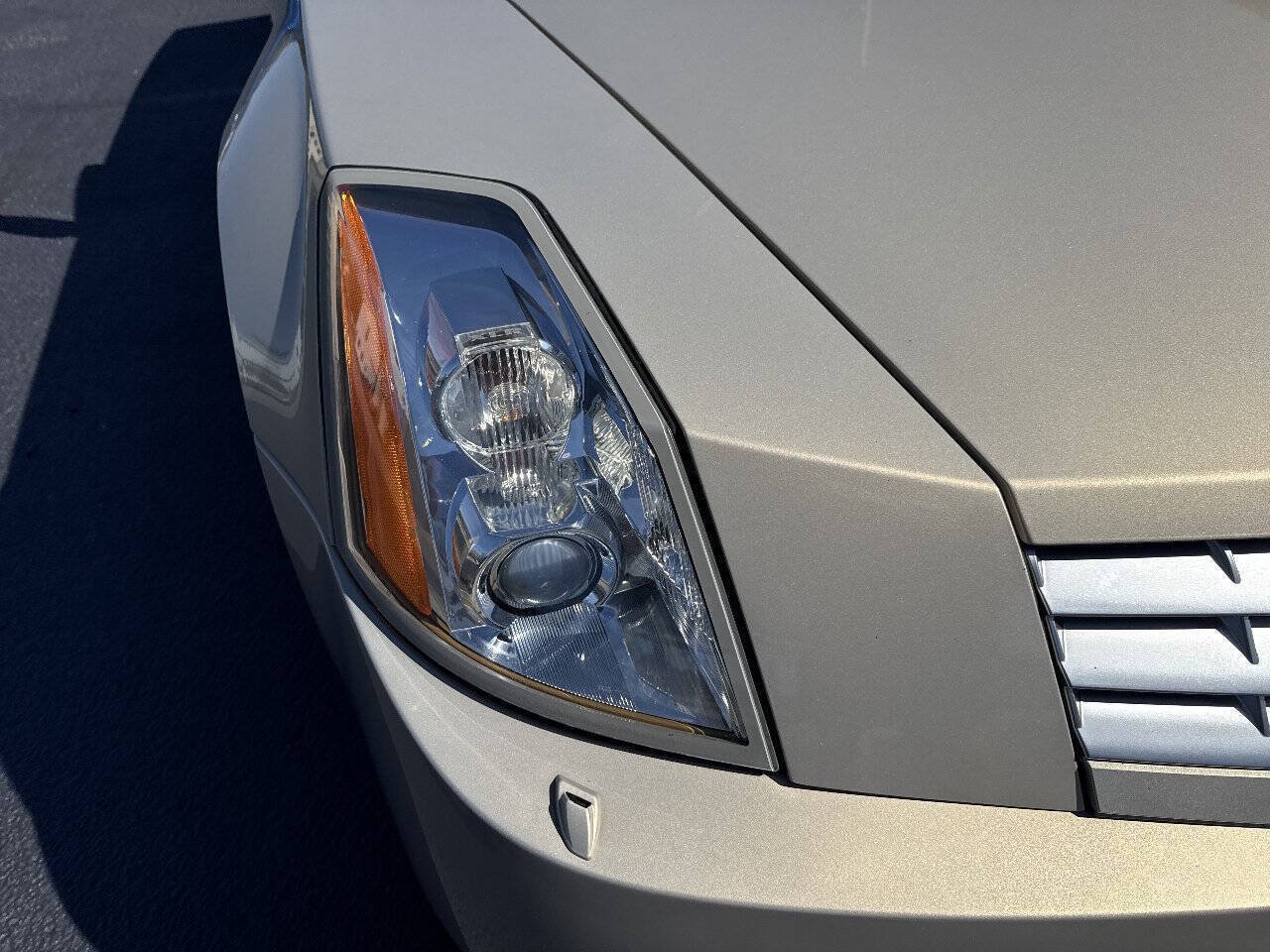 Used 2006 Cadillac XLR RWD image 71