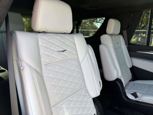 Used 2026 Cadillac Escalade Platinum Sport w/ LPO, ONYX Package image 31