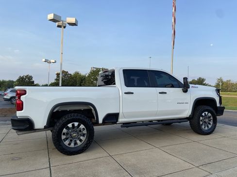Used 2025 Chevrolet Silverado 2500 Custom AWD/4WD image 12