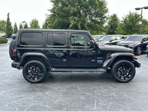 Used 2022 Jeep Wrangler Unlimited Sahara w/ Cold Weather Group AWD/4WD image 3