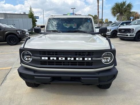New 2025 Ford Bronco 4-Door image 2