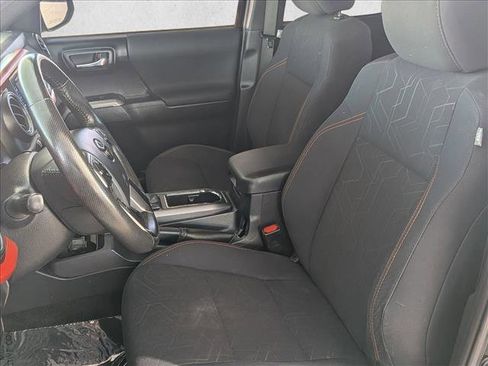 Used 2019 Toyota Tacoma TRD Off-Road AWD/4WD image 14
