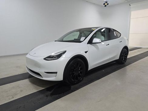 Used 2023 Tesla Model Y Long Range AWD/4WD image 21
