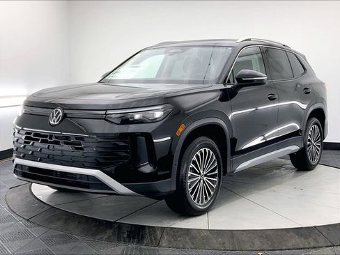 New 2026 Volkswagen Tiguan S image 2