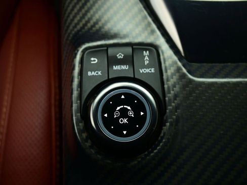 Used 2018 Nissan GT-R Premium w/ Premium Interior Package image 10