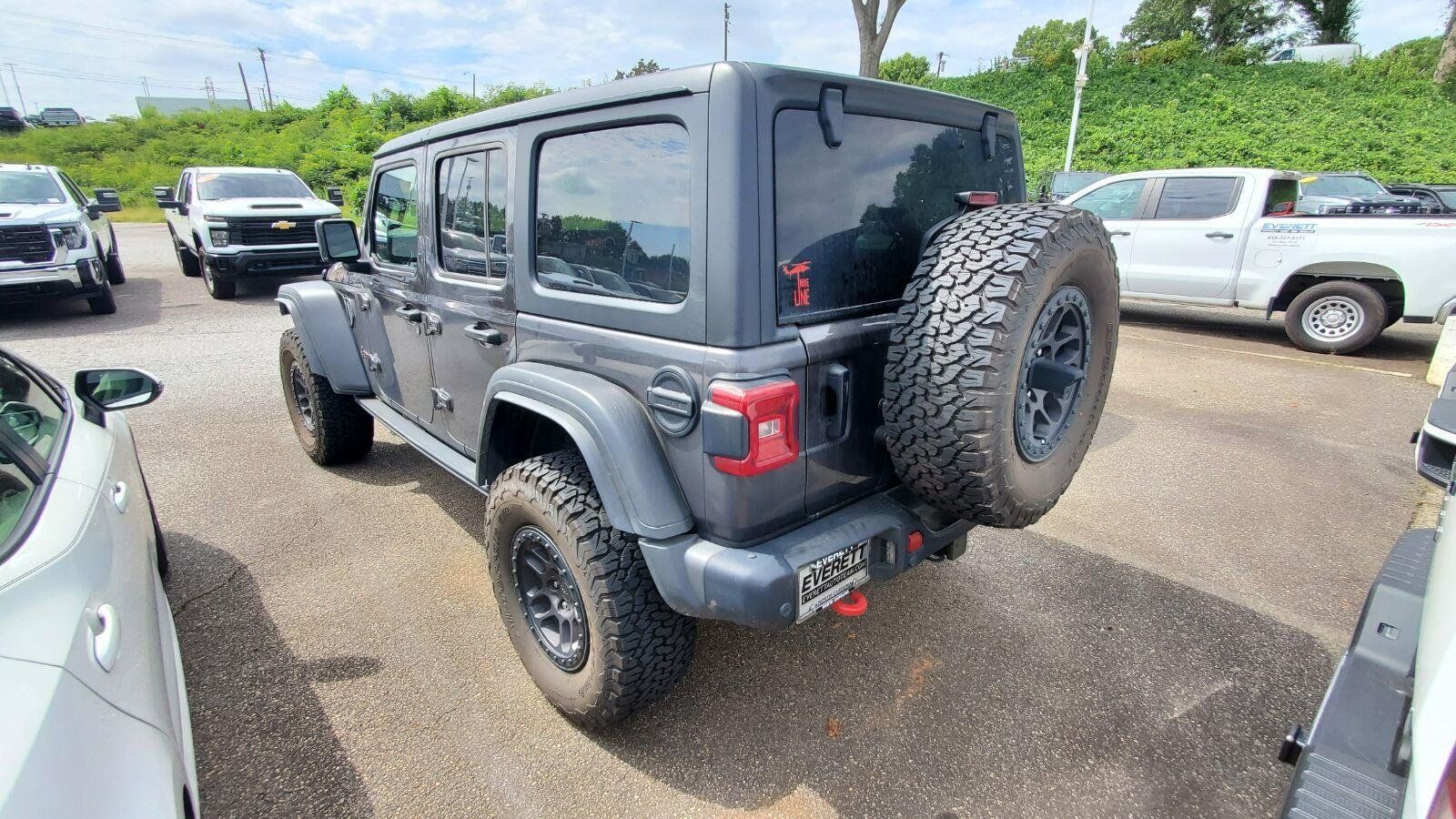 Used 2022 Jeep Wrangler Unlimited Rubicon w/ Xtreme Recon 35" Tire Package AWD/4WD image 8