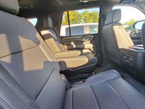 Used 2023 Chevrolet Tahoe Z71 w/ Luxury Package AWD/4WD image 6