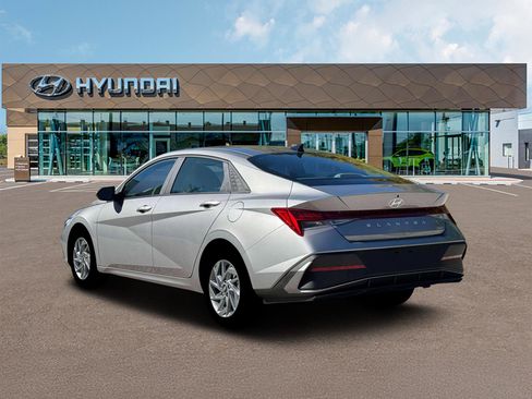 New 2026 Hyundai Elantra Blue image 5
