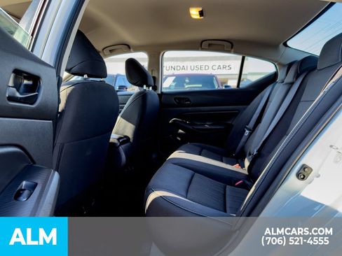 Used 2025 Nissan Altima 2.5 SV FWD image 15