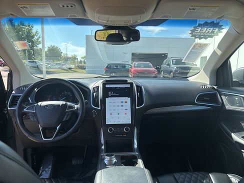 Used 2024 Ford Edge Titanium image 37