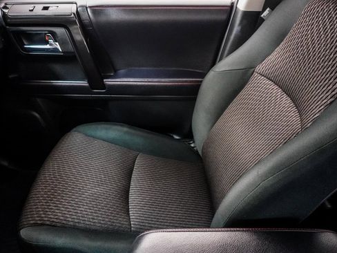 Used 2022 Toyota 4Runner TRD Off-Road image 44