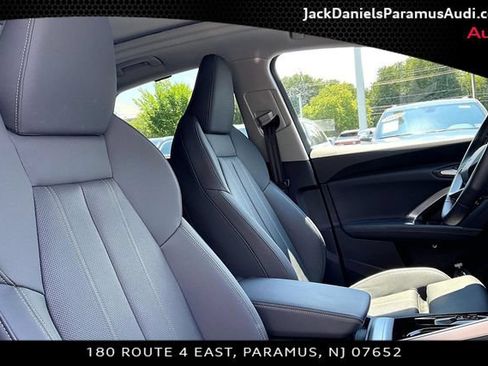 Used 2025 Audi Q5 Premium Plus w/ Premium Plus AWD/4WD image 7