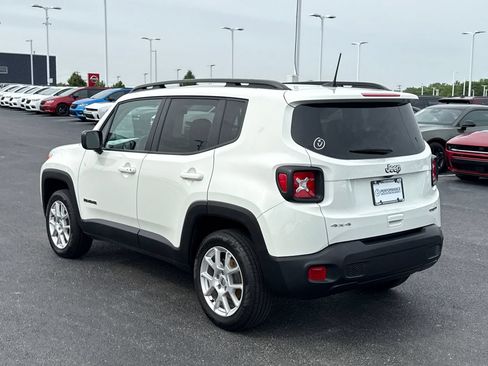 Used 2022 Jeep Renegade Latitude w/ Convenience Group AWD/4WD image 5