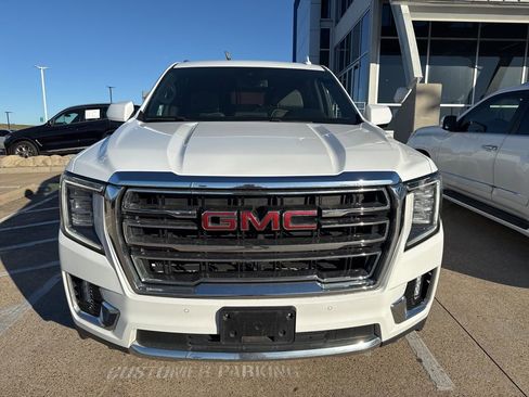 Used 2023 GMC Yukon XL SLT image 2