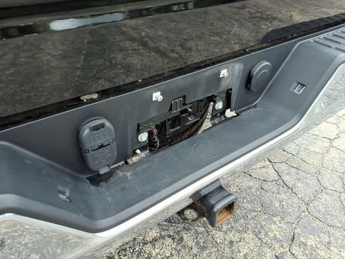 Used 2022 Chevrolet Silverado 1500 LT AWD/4WD image 27