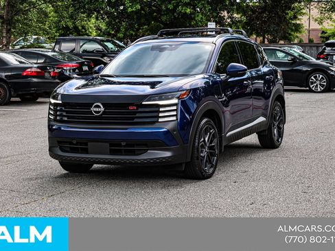 Used 2025 Nissan Kicks SR w/ SR Premium Package FWD image 4